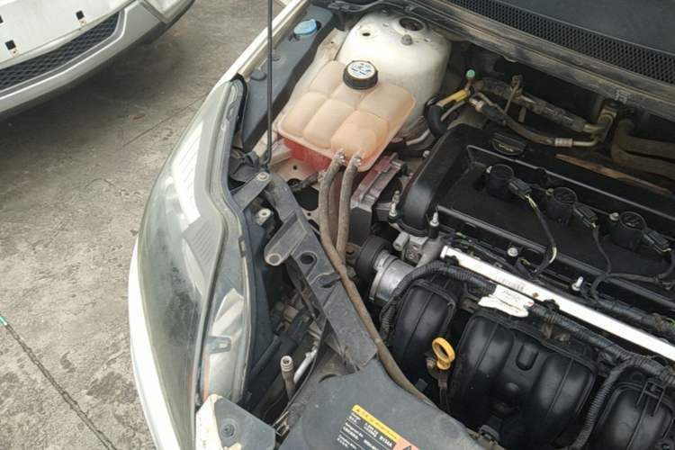 Used Ford Focus 2013 Hatchback Classic 1.8L Manual Base Model Engine Bay Right
