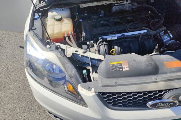 Used Ford Focus 2013 Hatchback Classic 1.8L Automatic Millionth Anniversary Edition Engine Bay Right