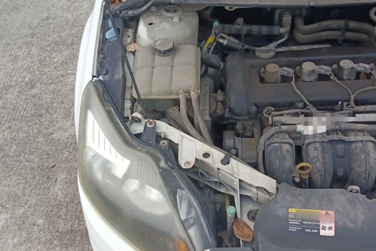 Used Ford Focus 2013 Hatchback Classic 1.8L Manual Base Model Engine Bay Right