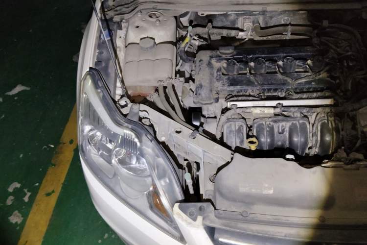 Used Ford Focus 2013 Sedan Classic 1.8L Manual Base Model Engine Bay Right