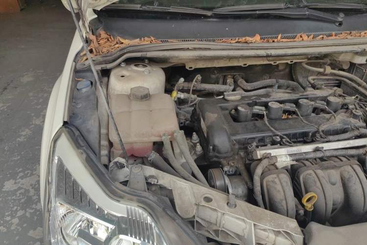Used Ford Focus 2013 Sedan Classic 1.8L Manual Base Model Engine Bay Right