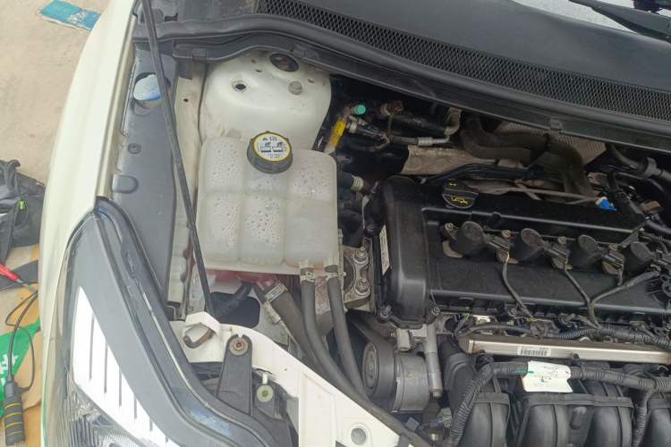 Used Ford Focus 2013 Hatchback Classic 1.8L Automatic Base Model Engine Bay Right