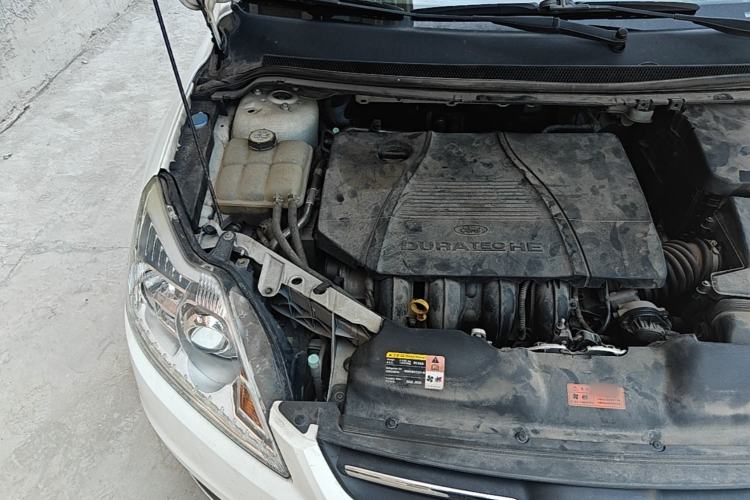 Used Ford Focus 2013 Sedan Classic 1.8L Manual Fashion Edition Engine Bay Right