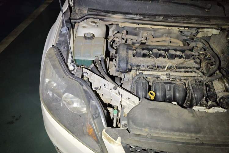 Used Ford Focus 2013 Hatchback Classic 1.8L Manual Base Model Engine Bay Right