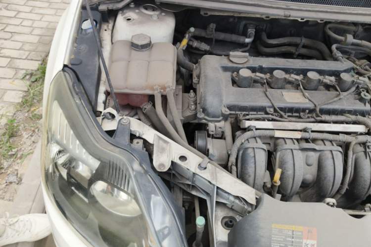 Used Ford Focus 2013 Hatchback Classic 1.8L Manual Base Model Engine Bay Right
