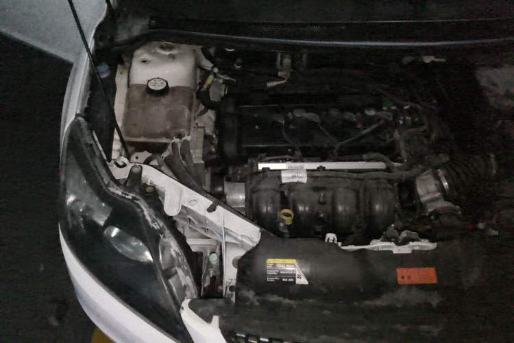 Used Ford Focus 2013 Hatchback Classic 1.8L Manual Base Model Engine Bay Right
