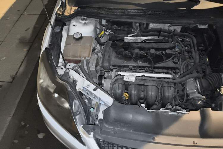 Used Ford Focus 2013 Hatchback Classic 1.8L Automatic Base Model Engine Bay Right