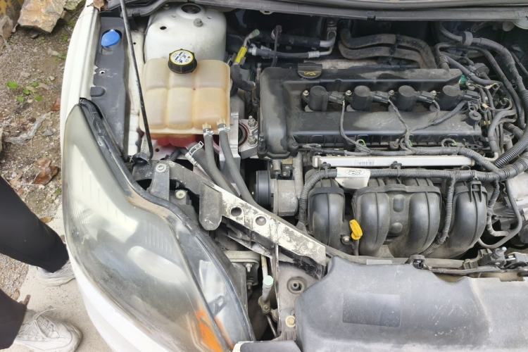 Used Ford Focus 2013 Hatchback Classic 1.8L Manual Base Model Engine Bay Right