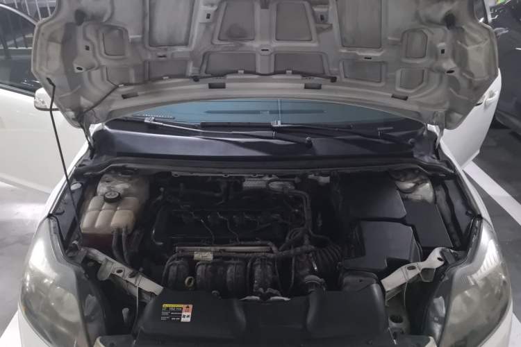 Used Ford Focus 2013 Hatchback Classic 1.8L Automatic Base Model Engine Bay