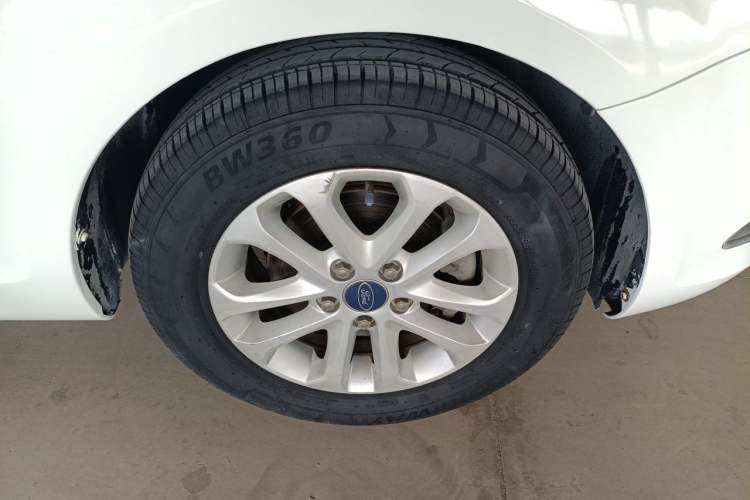Used Ford Focus 2013 Hatchback Classic 1.8L Automatic Base Model Exterior 1