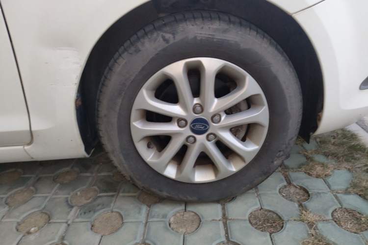 Used Ford Focus 2013 Sedan Classic 1.8L Automatic Base Model Exterior 1