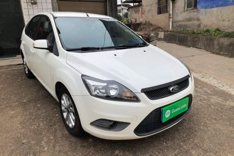 Used Ford Focus 2013 Hatchback Classic 1.8L Automatic Base Model Exterior 2