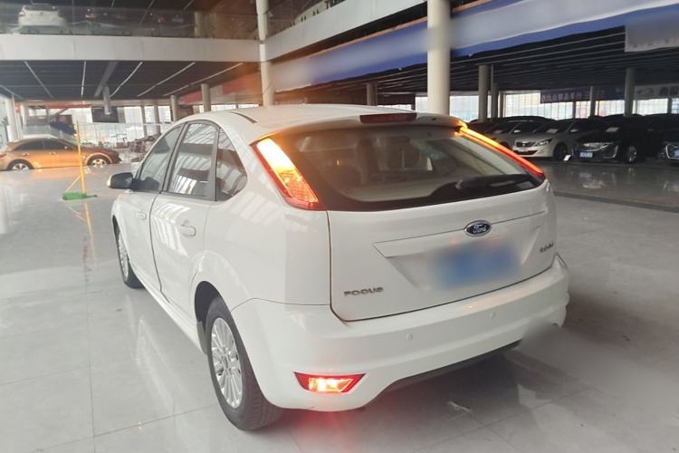Used Ford Focus 2013 Hatchback Classic 1.8L Automatic Fashion Edition Exterior 2