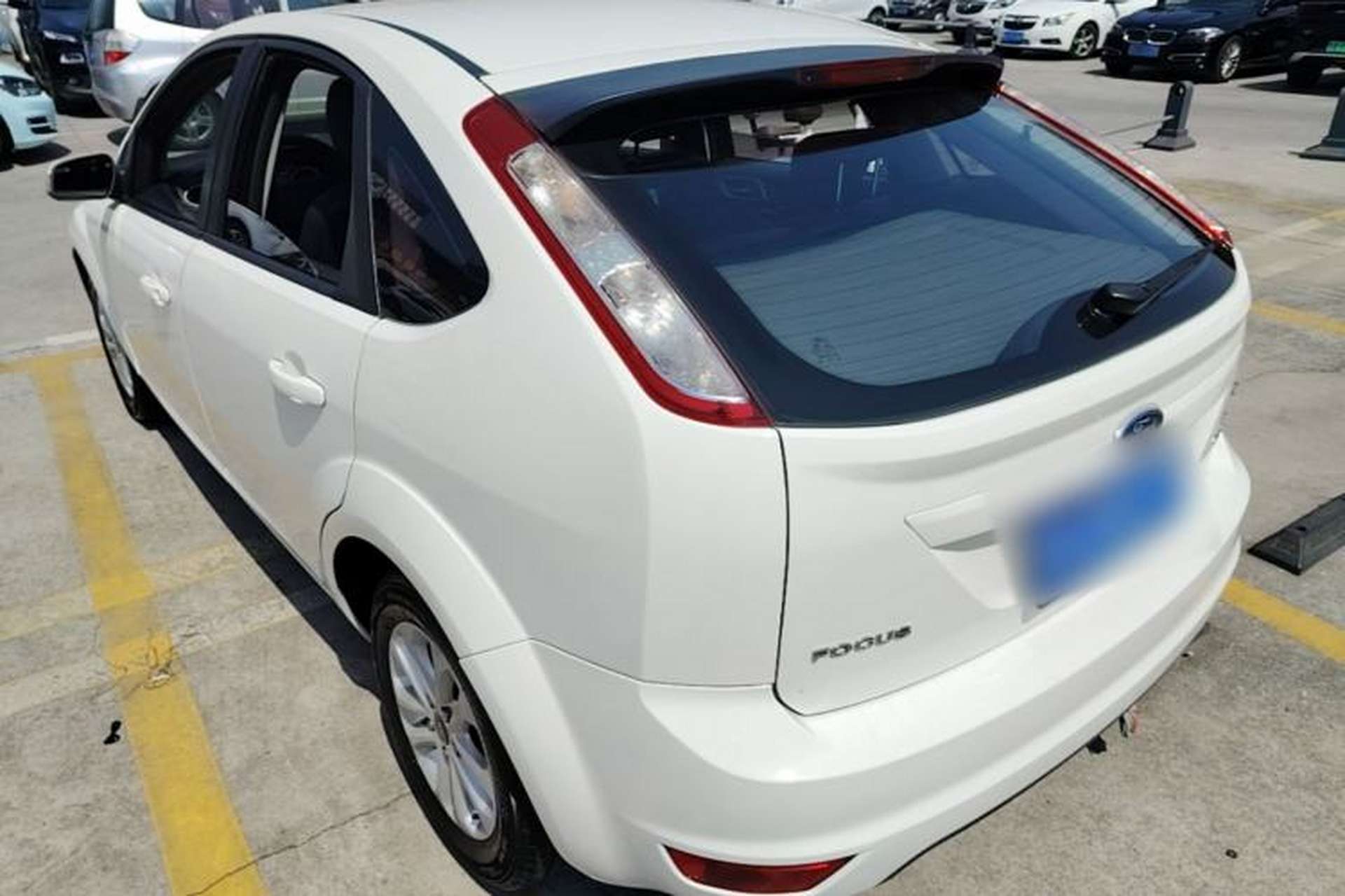 Used Ford Focus 2013 Hatchback Classic 1.8L Automatic Base Model Exterior 2