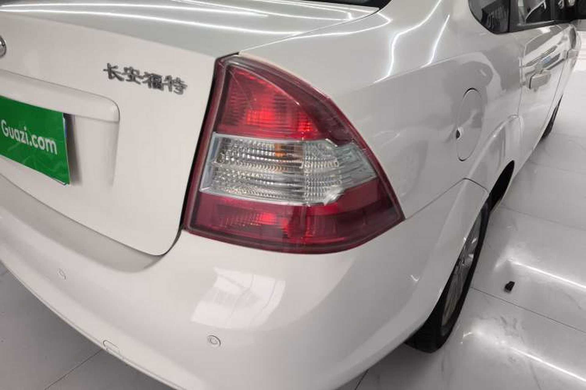 Used Ford Focus 2013 Sedan Classic 1.8L Manual Base Model Exterior 3