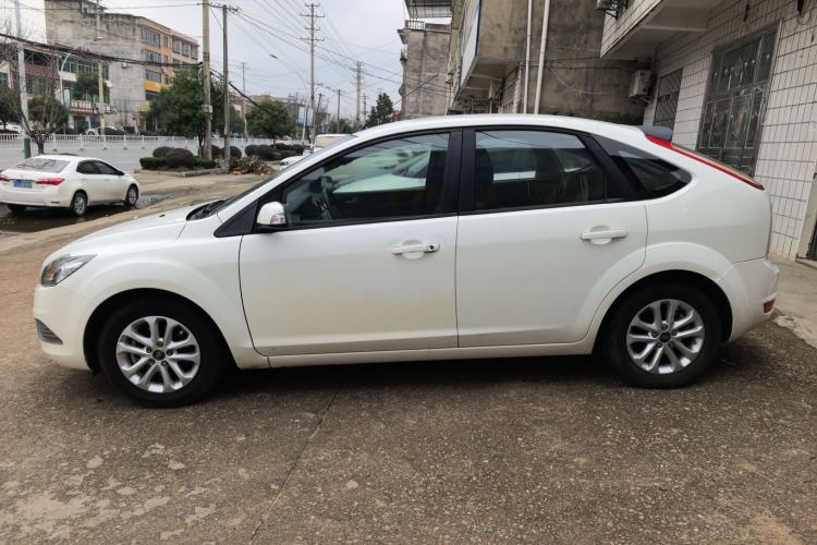 Used Ford Focus 2013 Hatchback Classic 1.8L Automatic Base Model Exterior 3