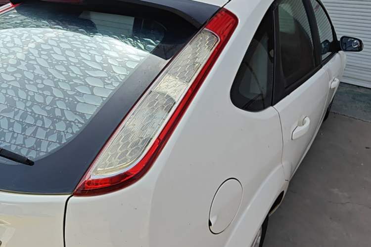 Used Ford Focus 2013 Hatchback Classic 1.8L Manual Base Model Exterior 3