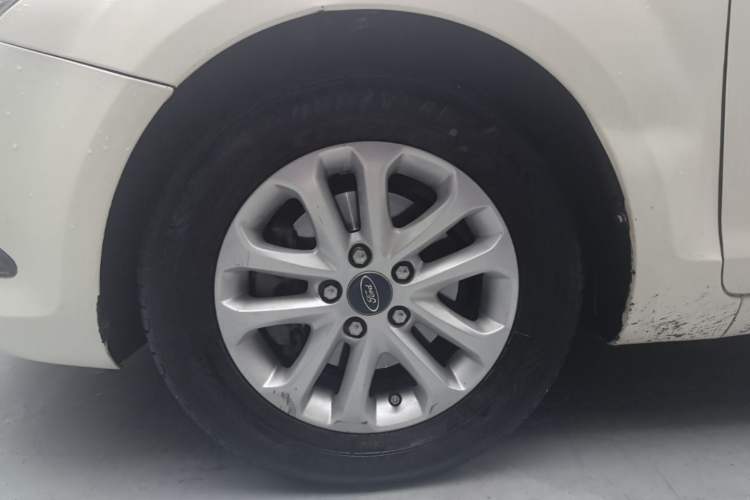Used Ford Focus 2013 Hatchback Classic 1.8L Manual Millionth Anniversary Edition Exterior 4