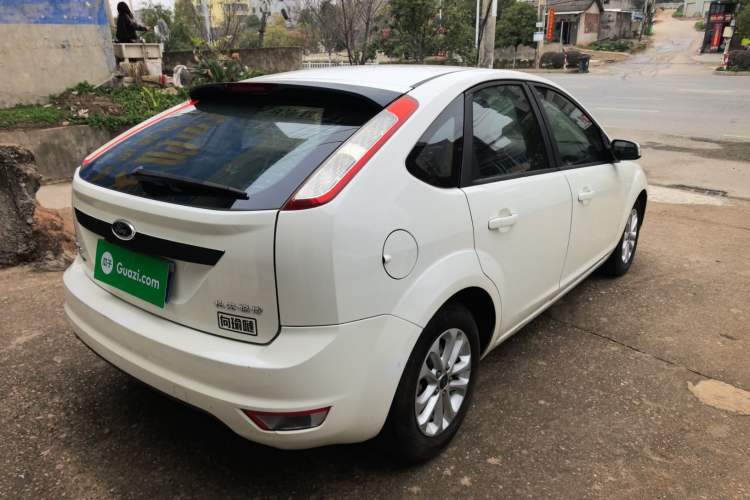 Used Ford Focus 2013 Hatchback Classic 1.8L Automatic Base Model Exterior 5