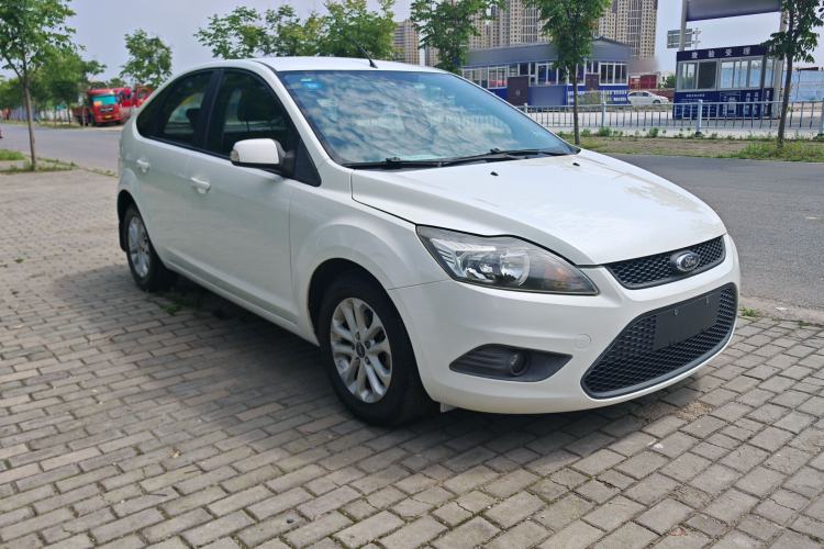 Used Ford Focus 2013 Hatchback Classic 1.8L Automatic Base Model Exterior 5