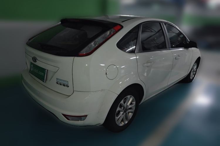 Used Ford Focus 2013 Hatchback Classic 1.8L Automatic Base Model Exterior 5