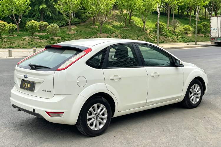 Used Ford Focus 2013 Hatchback Classic 1.8L Manual Base Model Exterior 6