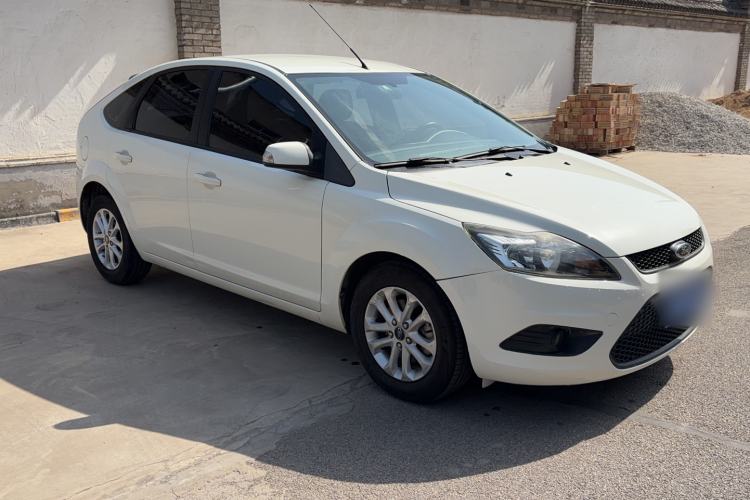 Used Ford Focus 2013 Hatchback Classic 1.8L Automatic Base Model Exterior 6