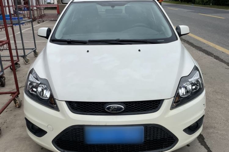 Used Ford Focus 2013 Hatchback Classic 1.8L Manual Base Model Exterior 6