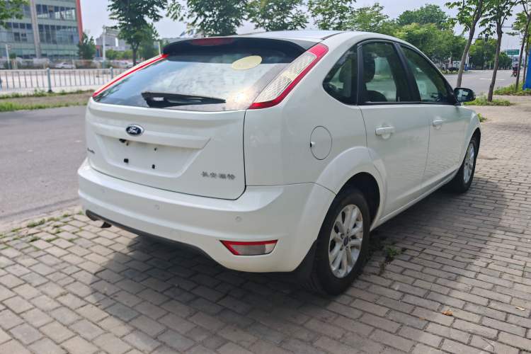Used Ford Focus 2013 Hatchback Classic 1.8L Automatic Base Model Exterior 6