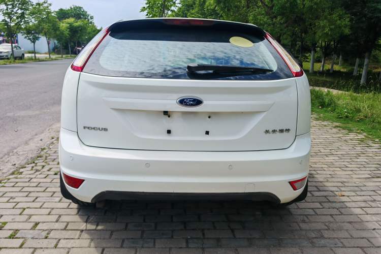 Used Ford Focus 2013 Hatchback Classic 1.8L Automatic Base Model Exterior 7