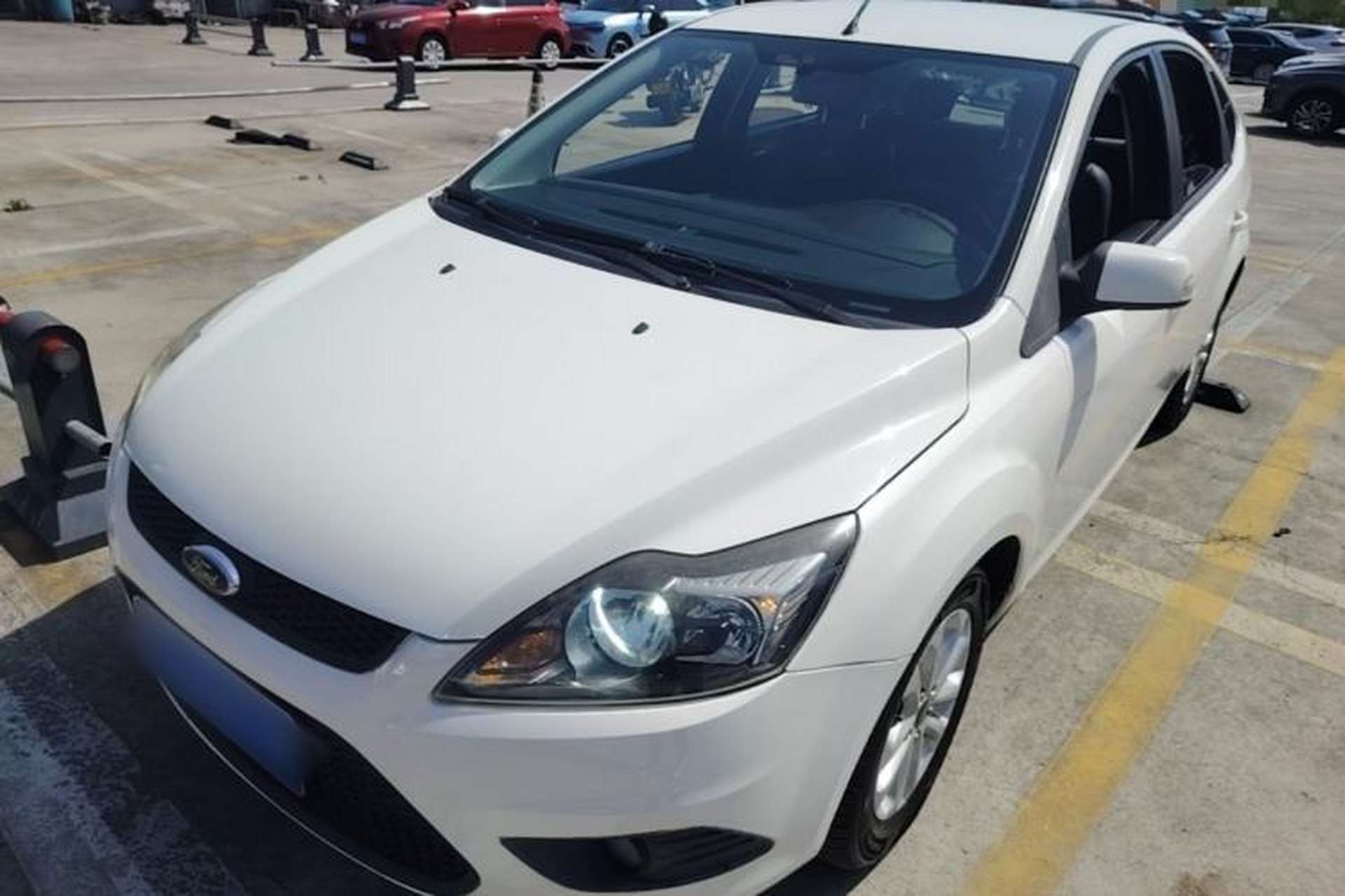 Used Ford Focus 2013 Hatchback Classic 1.8L Automatic Base Model Front Left 45 Deg