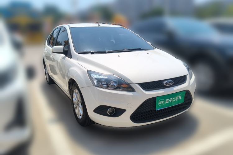 Used Ford Focus 2013 Hatchback Classic 1.8L Automatic Base Model Front Right 45 Deg