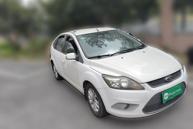 Used Ford Focus 2013 Hatchback Classic 1.8L Automatic Base Model Front Right 45 Deg