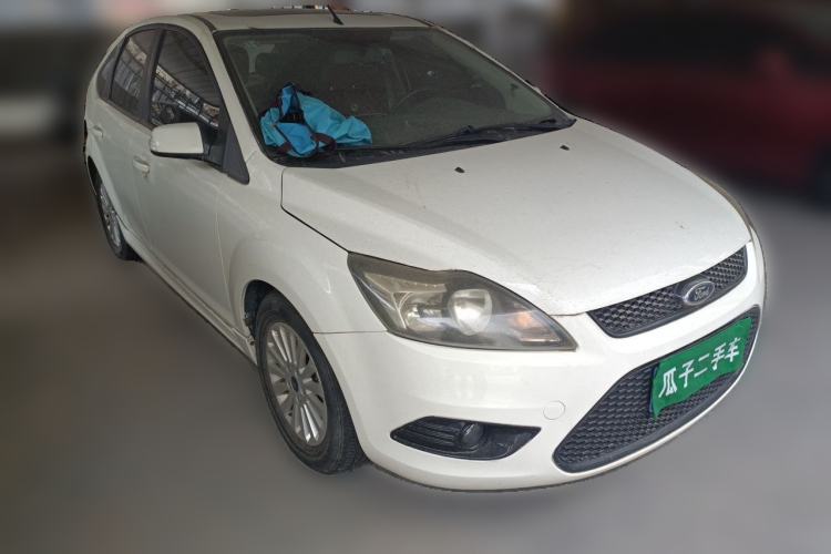 Used Ford Focus 2013 Hatchback Classic 1.8L Automatic Fashion Edition Front Right 45 Deg