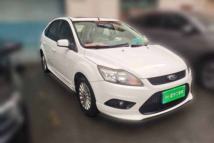 Used Ford Focus 2013 Hatchback Classic 1.8L Automatic Fashion Edition Front Right 45 Deg