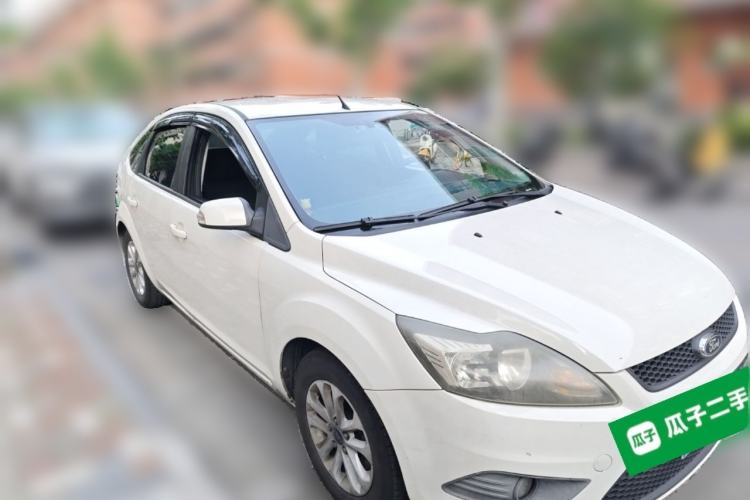 Used Ford Focus 2013 Hatchback Classic 1.8L Manual Base Model Front Right 45 Deg