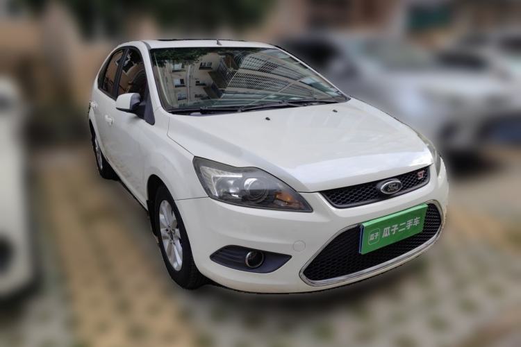 Used Ford Focus 2013 Hatchback Classic 1.8L Automatic Millionth Anniversary Edition Front Right 45 Deg