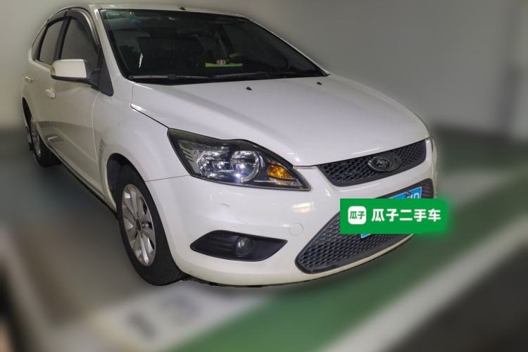 Used Ford Focus 2013 Hatchback Classic 1.8L Automatic Base Model Front Right 45 Deg
