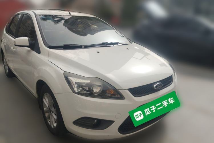 Used Ford Focus 2013 Hatchback Classic 1.8L Automatic Base Model Front Right 45 Deg