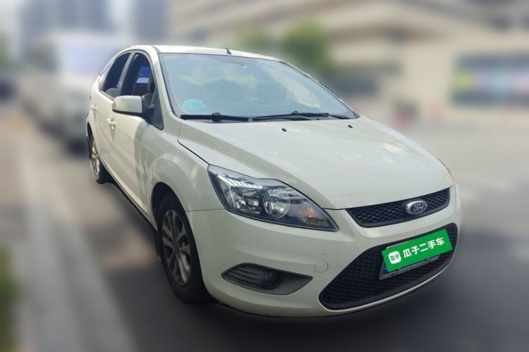 Used Ford Focus 2013 Hatchback Classic 1.8L Manual Base Model Front Right 45 Deg
