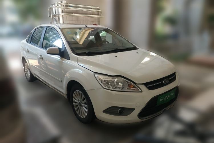 Used Ford Focus 2013 Sedan Classic 1.8L Automatic Fashion Edition Front Right 45 Deg