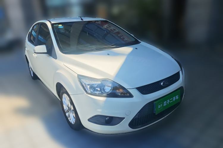 Used Ford Focus 2013 Hatchback Classic 1.8L Automatic Base Model Front Right 45 Deg