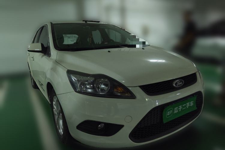 Used Ford Focus 2013 Hatchback Classic 1.8L Manual Base Model Front Right 45 Deg