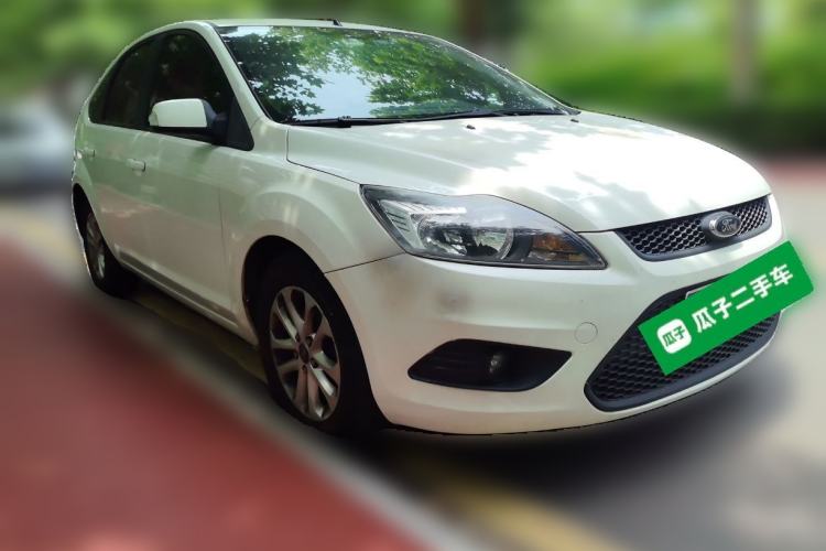 Used Ford Focus 2013 Hatchback Classic 1.8L Manual Base Model Front Right 45 Deg