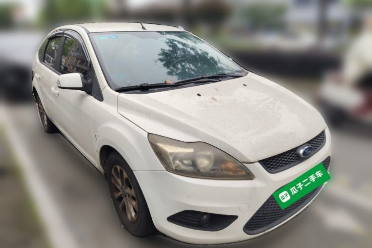 Used Ford Focus 2013 Hatchback Classic 1.8L Automatic Base Model Front Right 45 Deg