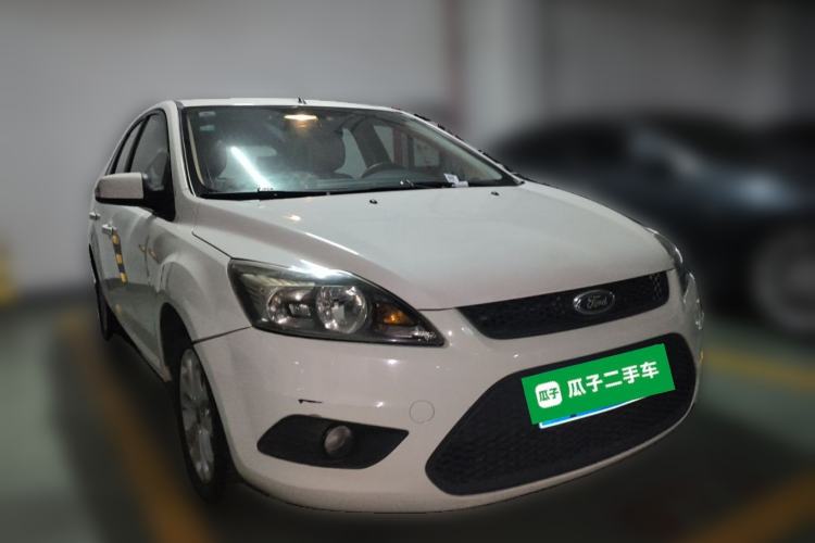 Used Ford Focus 2013 Hatchback Classic 1.8L Automatic Base Model Front Right 45 Deg
