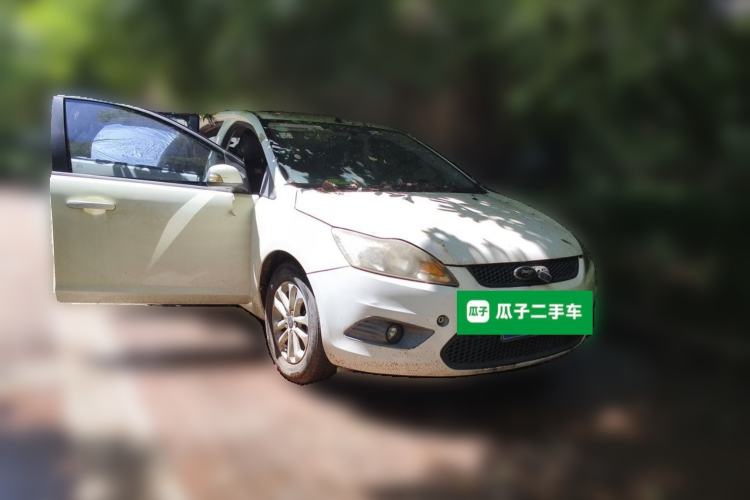 Used Ford Focus 2013 Hatchback Classic 1.8L Automatic Base Model Front Right 45 Deg