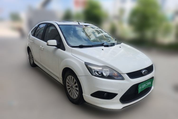 Used Ford Focus 2013 Hatchback Classic 1.8L Automatic Fashion Edition Front Right 45 Deg