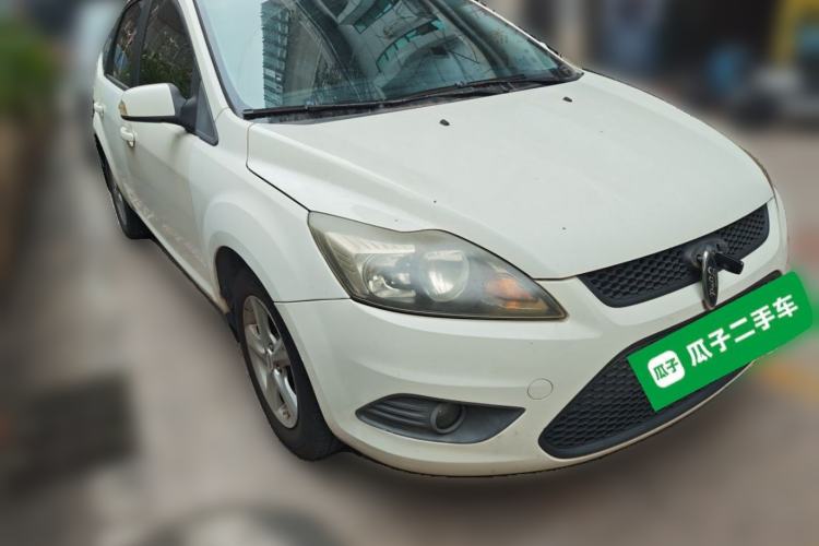 Used Ford Focus 2013 Hatchback Classic 1.8L Automatic Base Model Front Right 45 Deg