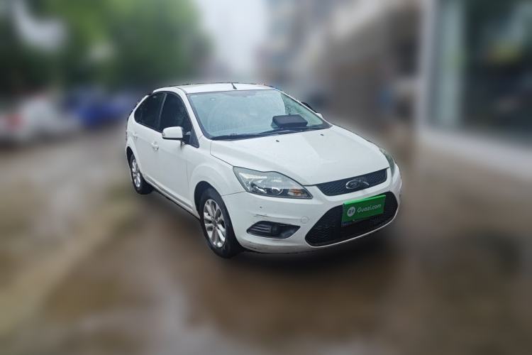 Used Ford Focus 2013 Hatchback Classic 1.8L Automatic Base Model Front Right 45 Deg